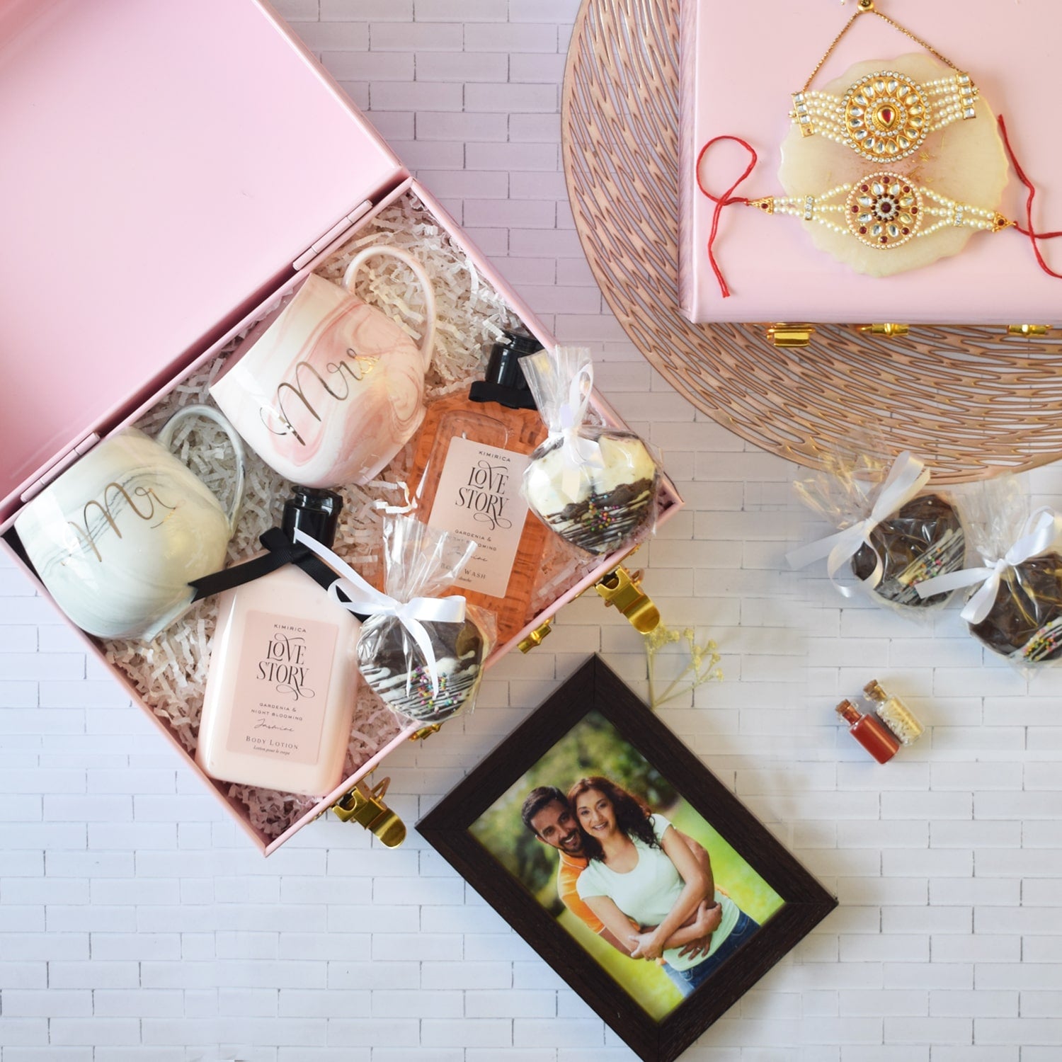 Lovely Rakhi Gift Hamper For Bhaiya & Bhabhi