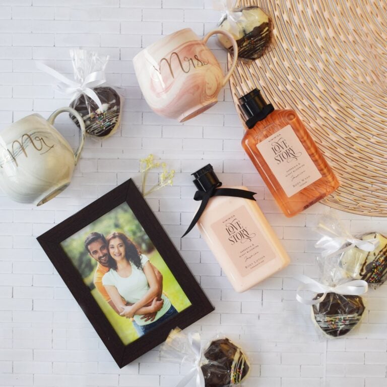 Lovely Gift Hamper For Bhaiya & Bhabhi
